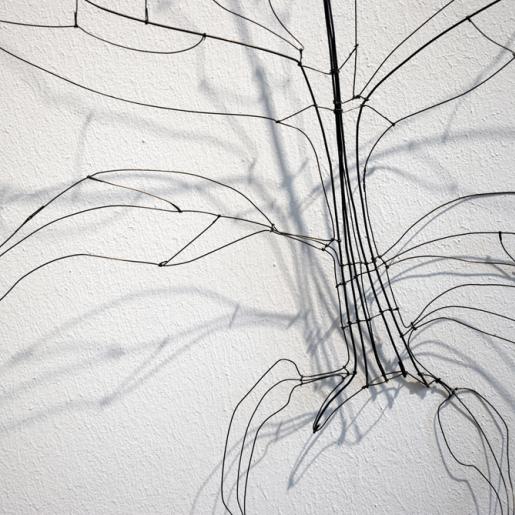 "Artemisia" (Detail). Drahtobjekt. Eisendraht. 123 x 120 cm, 2019